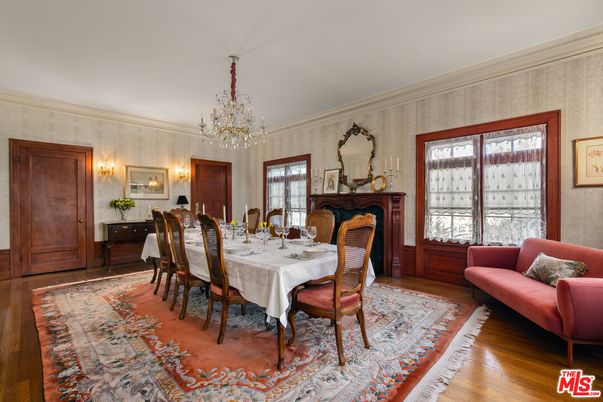 Chandelier, Dining room, Fireplace, Interior, Wood Texture Flooring
