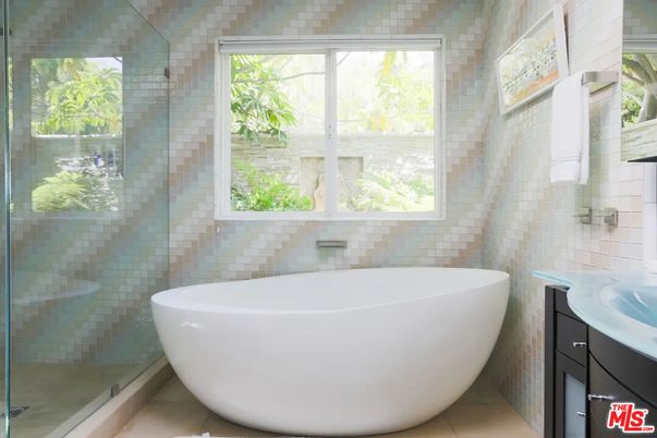 Bathroom, Free Standing Baths, Glass Shower, Interior