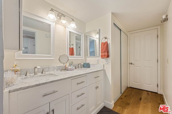 Bathroom, Dual Sink Vanities, Interior, Wood Texture Flooring