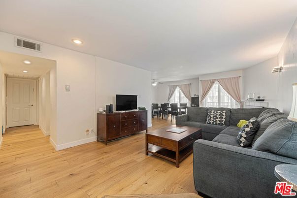 Dining room, Interior, Living room, Recessed Lighting, Wood Texture Flooring