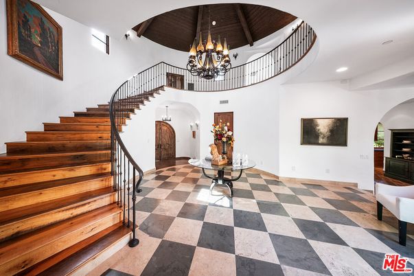 Chandelier, Interior, Recessed Lighting