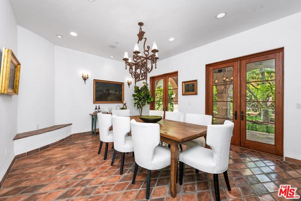 Chandelier, Dining room, Interior, Recessed Lighting
