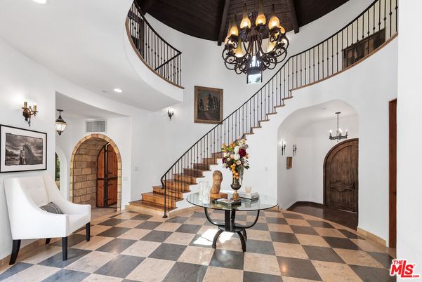 Chandelier, Interior, Recessed Lighting