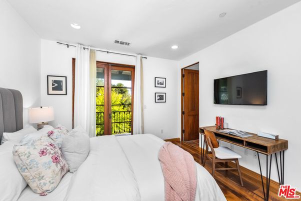 Bedroom, Home Office, Interior, Recessed Lighting, Wood Texture Flooring