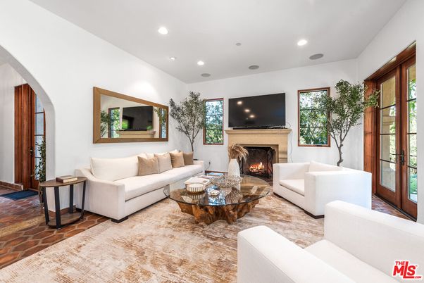 Fireplace, Interior, Living room, Recessed Lighting