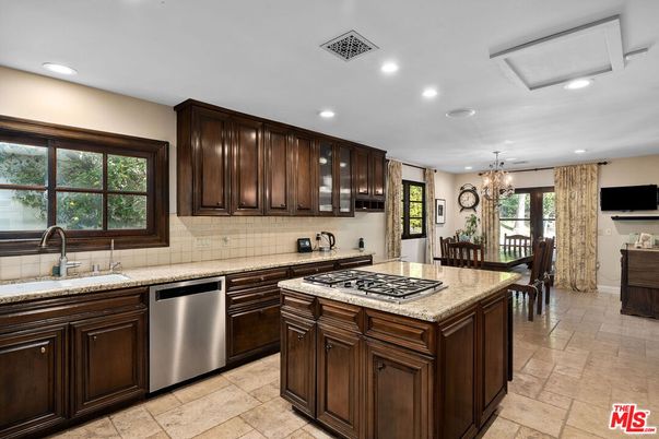Chandelier, Dining room, Interior, Kitchen, Recessed Lighting, Stainless Steel Appliances