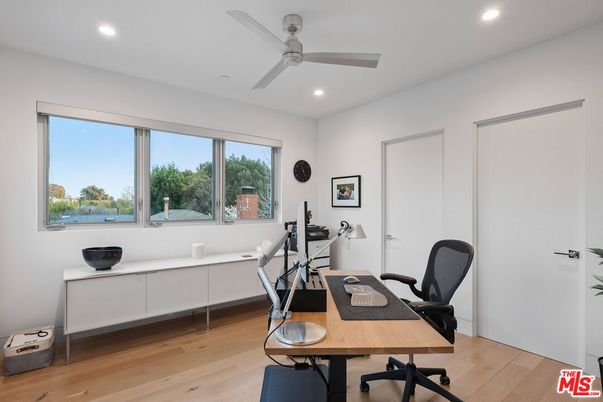 Home Office, Interior, Recessed Lighting, Wood Texture Flooring