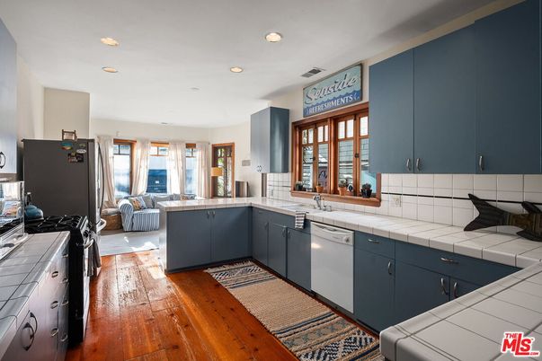 Interior, Kitchen, Living room, Recessed Lighting, Tile Countertops, Wood Texture Flooring