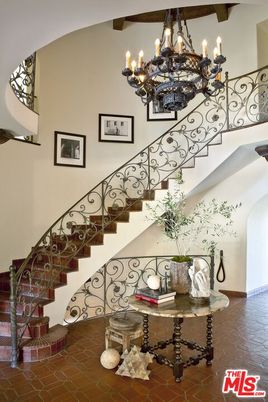 Chandelier, Interior