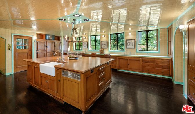 Chandelier, Dining room, Interior, Kitchen, Wood Texture Flooring