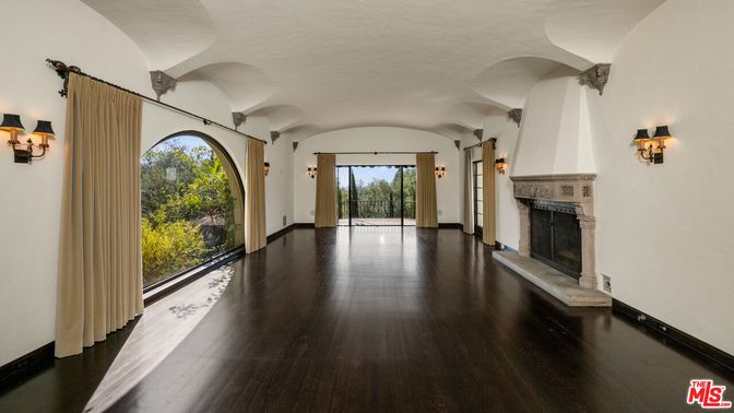 Fireplace, Interior, Wood Texture Flooring