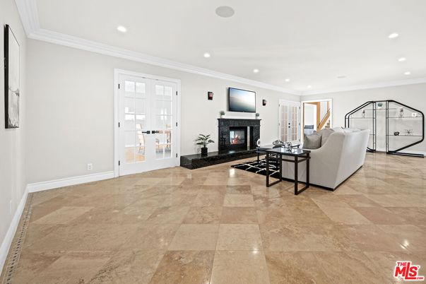 Fireplace, Interior, Living room, Recessed Lighting