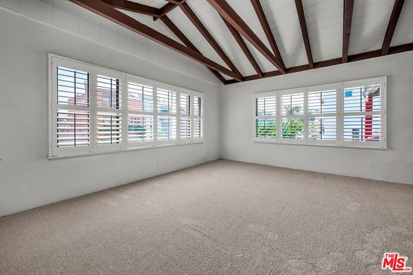 Empty room, Interior, Wooden Beams