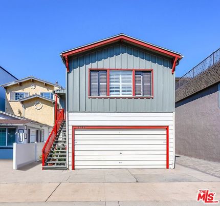 Attached, Exterior, Facade, American Craftsman