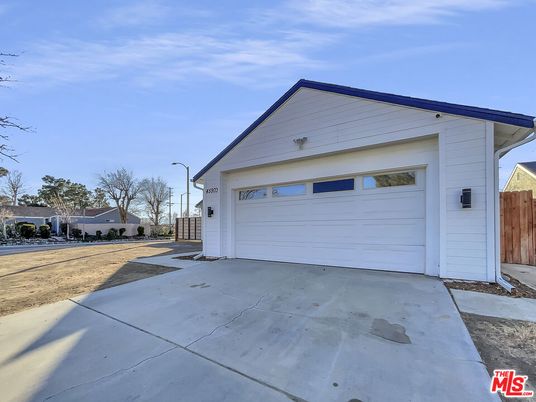 Detached Garage, Exterior