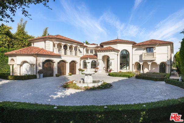 Backyard, Exterior, Facade, Mediterranean