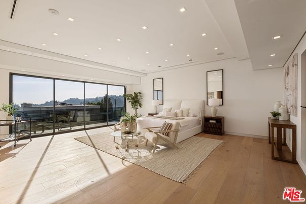Bedroom, Interior, Living room, Recessed Lighting, Wood Texture Flooring