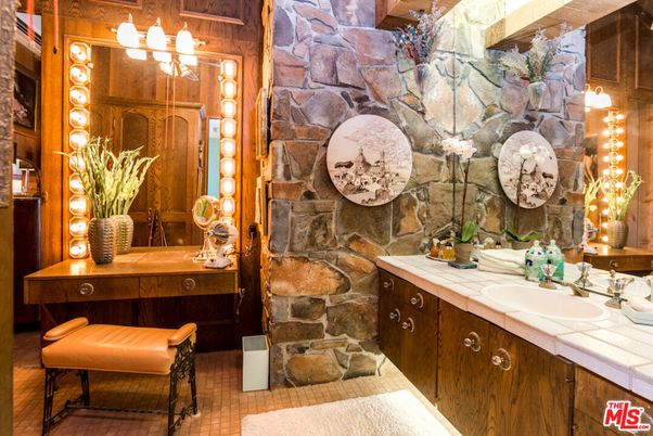 Bathroom, Interior, Stone Walls, Tile Countertops