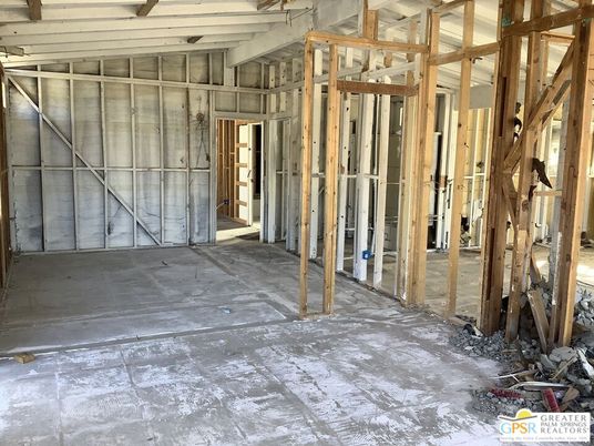 Empty room, Interior, Wooden Beams