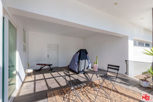 Fitness Equipment, Interior, Recessed Lighting, Wood Texture Flooring