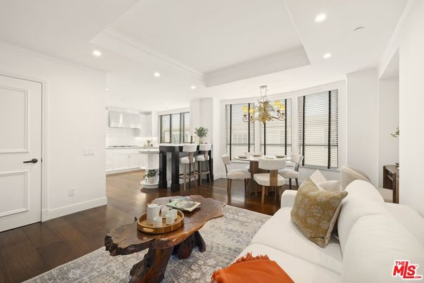 Chandelier, Dining room, Interior, Kitchen, Living room, Recessed Lighting, Wood Texture Flooring