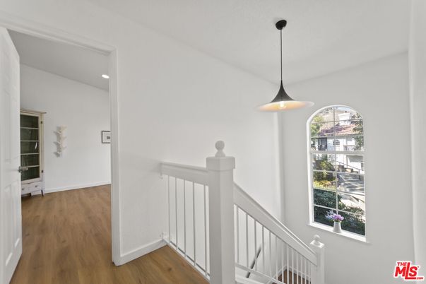 Interior, Pendant Lights, Recessed Lighting, Wood Texture Flooring