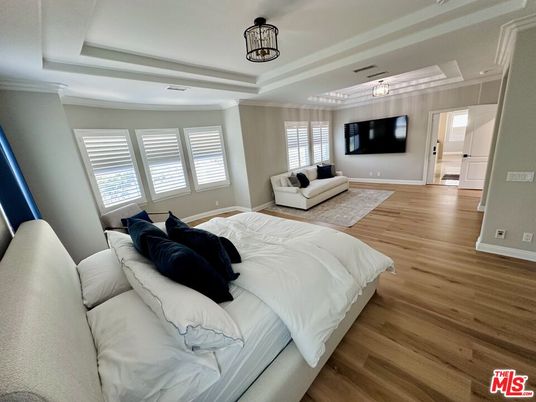 Bedroom, Interior, Pendant Lights, Wood Texture Flooring