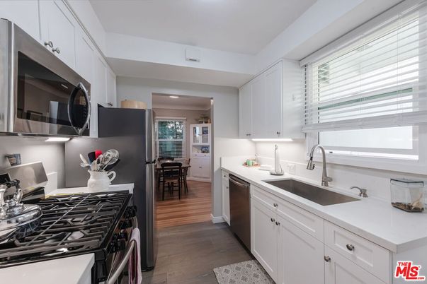 Dining room, Interior, Kitchen, Recessed Lighting, Wood Texture Flooring