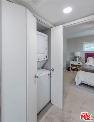 Bedroom, Interior, Recessed Lighting, Utility Closets, Washer