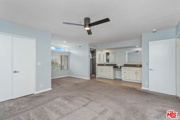 Bathroom, Empty room, Interior, Recessed Lighting