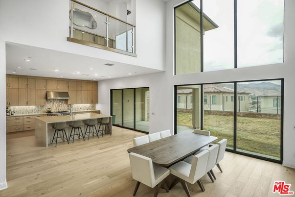 Dining room, Interior, Kitchen, Recessed Lighting, Wood Texture Flooring