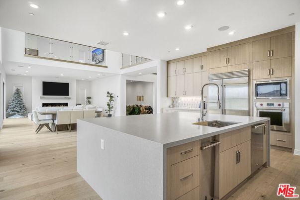 Dining room, Interior, Kitchen, Recessed Lighting, Stainless Steel Appliances, Wood Texture Flooring