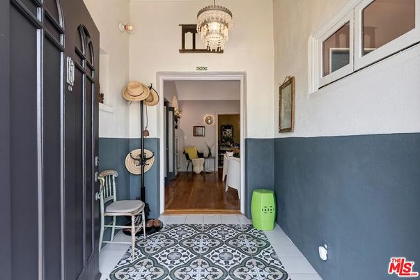 Chandelier, Interior, Wood Texture Flooring