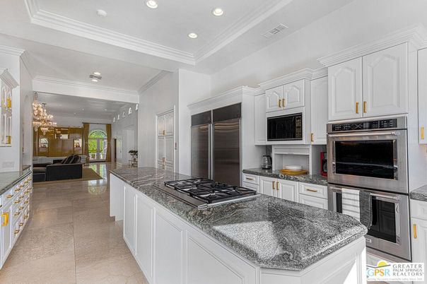 Chandelier, Interior, Kitchen, Living room, Recessed Lighting, Stainless Steel Appliances