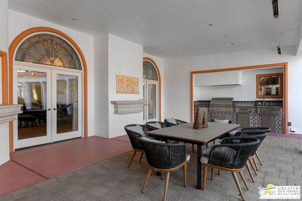 Dining room, Interior