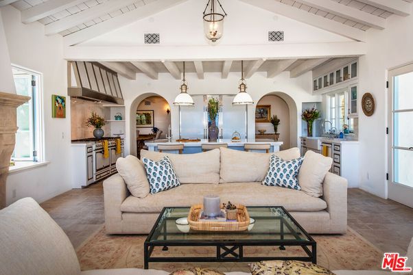 Dining room, Interior, Kitchen, Living room, Pendant Lights, Wooden Beams