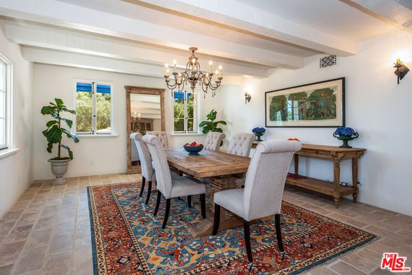 Chandelier, Dining room, Interior