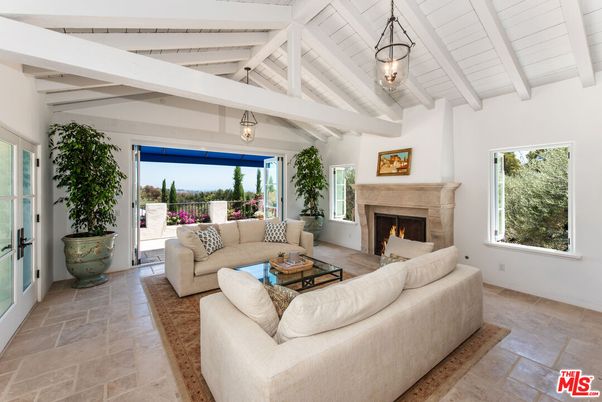 Fireplace, Interior, Living room, Pendant Lights