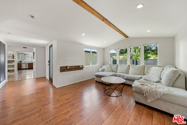 Interior, Living room, Recessed Lighting, Wooden Beams, Wood Texture Flooring
