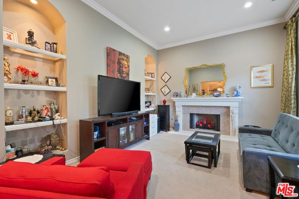 Fireplace, Interior, Living room, Recessed Lighting