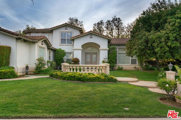 Backyard, Exterior, Facade, Mediterranean