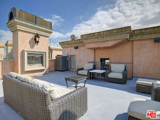 Exterior, Fireplace
