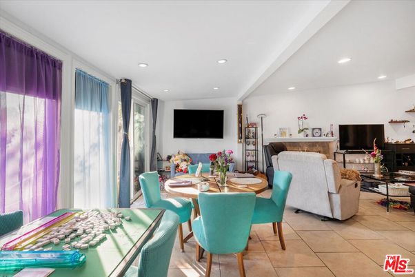 Dining room, Interior, Living room, Recessed Lighting
