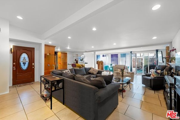 Interior, Living room, Recessed Lighting