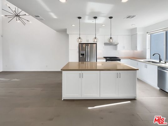 Interior, Kitchen, Pendant Lights, Recessed Lighting, Stainless Steel Appliances