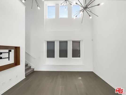 Empty room, Interior, Pendant Lights, Wood Texture Flooring