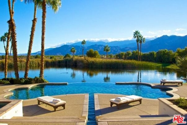Exterior, Pool, Other