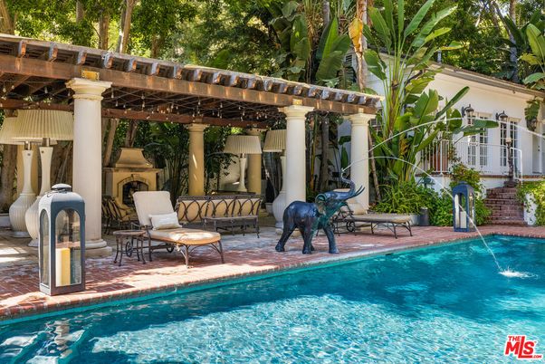Exterior, Pool