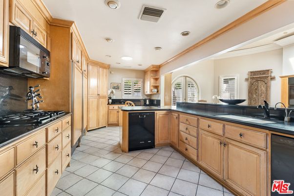 Interior, Kitchen, Recessed Lighting, Tile Countertops