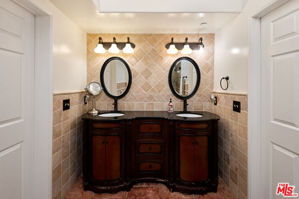 Bathroom, Dual Sink Vanities, Interior, Stone Walls
